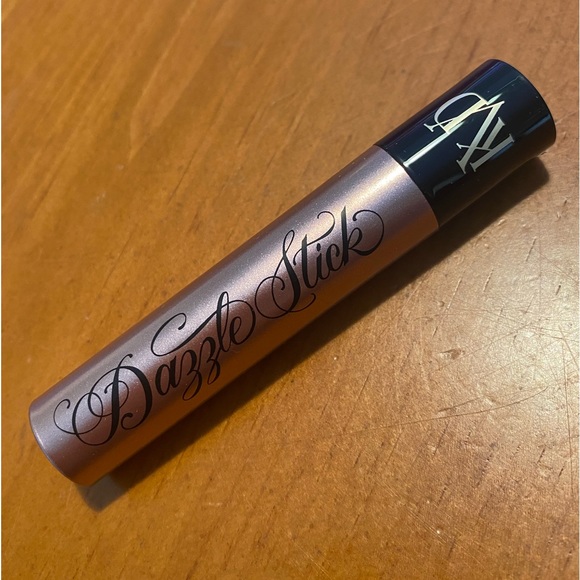 Kat Von D Dazzle Stick Eyeshadow - Picture 4 of 16